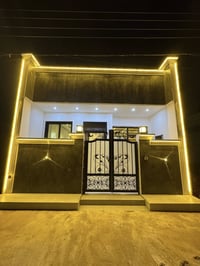 بناء طابق ونص  حديث   يحتوي البيت. ع[ 2 غرف نوم -استقبال -صحيات  صالة-...