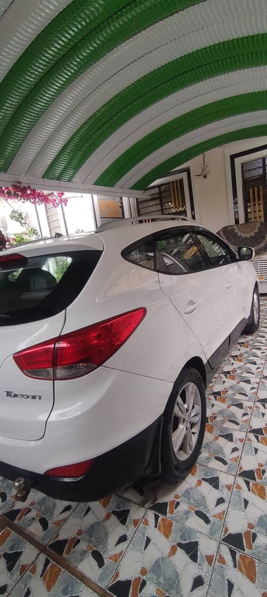 سلام عليكم 
للبيع توسان خليجي كفالة عامه موديل ١٣
مكينه ٢٠٠٠دوش 
سنويه مجدد ٣٠ رقم الجديد بسمي 
تحويل مباشر 
كفالة عامه صبق ضربه تبديل 
مكينه كير تبريد صدر جاهزه 
تخم تاير جديد 
دوشمه جديد 
الاستفسار هـ *********** مكان بابل جبله
