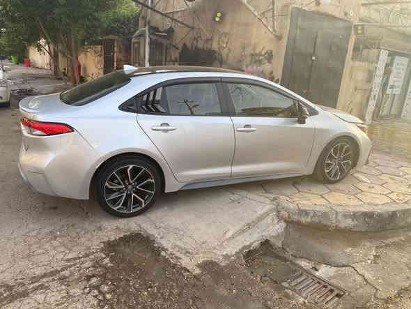 السلام عليكم 
للبيع 
كورولا 2020 وارد أمريكي 
رقم أربيل سيارة باسمي تحويل ثاني يوم ..
((ضرر كما موضوح بل صور)) 
مواصفاته 
ويل كب ١٨رياضي 
لا يت زنون 
اشاير بلمري 
نظام ECO
قيادة ذاتية
نظام سبورت 
مانع الانزلاق
محرك 2000
كير10نمر 
رادار امامي 
نظام تحديد مسار 
مثبت بسرعة
هاند بريك بصمة 
كشنات جلد 
داخل ألوان اسود 
وتخم تاير جديد 
فول تحكم سترين +تحكم شفتات 
كأمره خلفية 
السيارة نظيفة وجاهزة
العسر ١٧٠بيهه مجال بسيط 
رقم شمالي 
العنوان : ديالى / بعقوبة 
التفاصيل و الاستفسار 
الاتصال ع الرقم ***********
