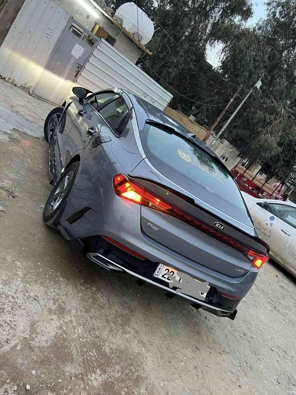 سلام عليكم للبيع كي فايف مديل 21  بيع او مراوس جارجر
فول مواصفات معروف عده الفتحه سياره ستوك عل وضع شركه ماشيه 55 كله بلادي شرط نضيفه مال بيت كلها شغاله للخير 
مواصفات تحكمات رادار كاميرات تحديد مسار مثبت سرعه مانع اصتدام 4 انضمه قياده خزن سائد بريك دكمه وبيها بعد هواي 
حادث سياره تخريب بدون ضربه فقط بااب وجاملغ فتح وشد بجم كبس جنطه كبس سبير منازل عليها تخم سوادات ونانو سيراميك 
سياره بسمي شخصين تحويل مباشر سعر 155 مجال بيها مجال لطيبين بغداد زعفرانيه *********** سونار موجود وصور حادث موجوده وبل خدمه
