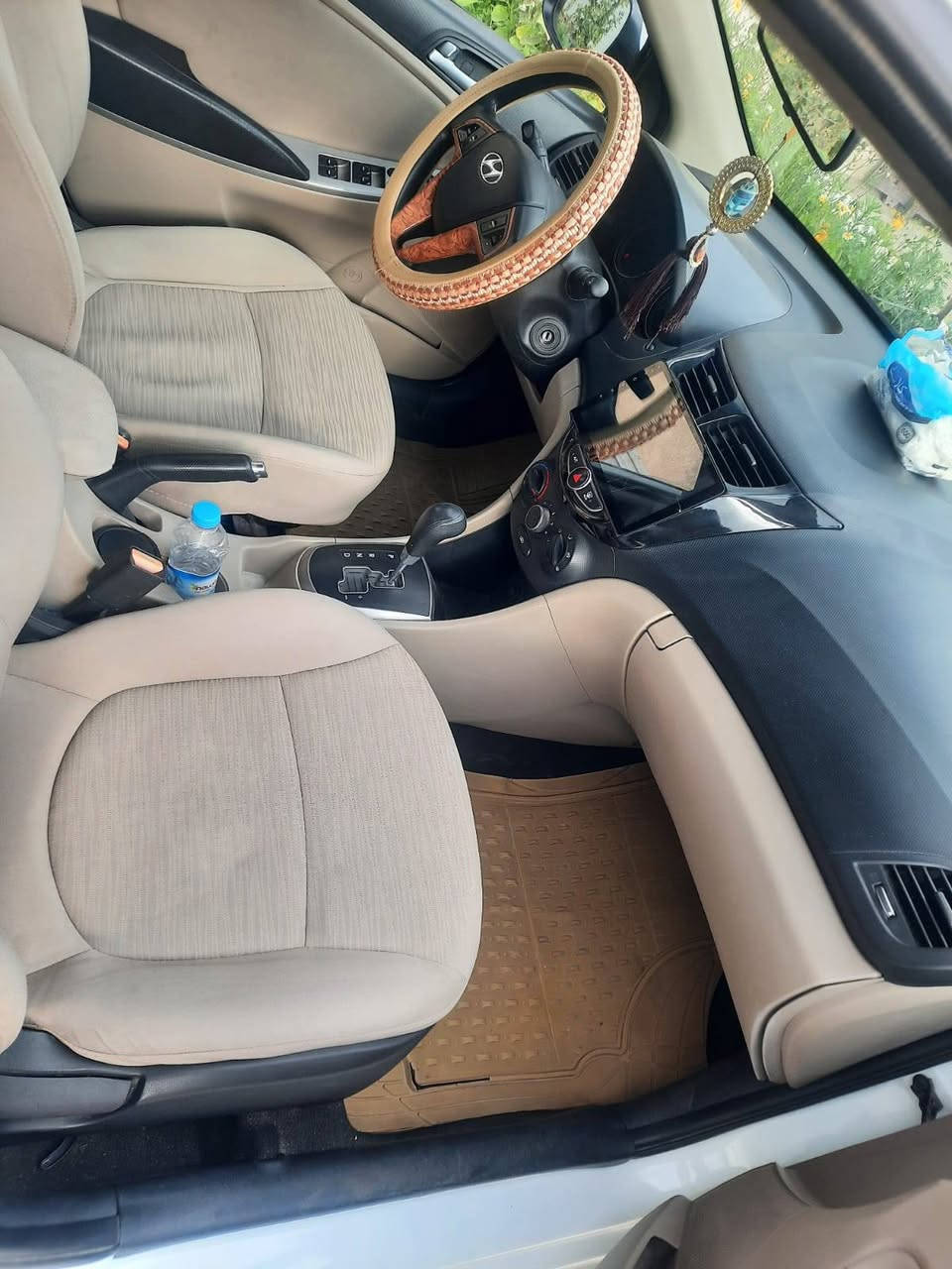 السلام عليكم
اكسنت  للبيع 2016  محرك 1600رقم بغداد انكليزي سياره نظيفه كلش مال بيت  مكفوله گير وحدايه ومكينه تاخذها ربع ما تصرف عليها سياره حلوه ونظيفه بمعنى الكلمه والي يحب يتصل هذا رقمي *********** مكانها كربلاء
