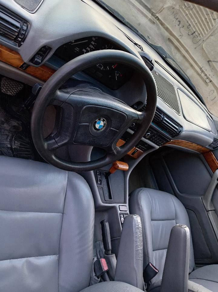 بي ام دبليو 730 مديل 93 سياره جاهزه من كلشي سنويه 2031  هزه جديده بااسمي رقم بغداد  58 السعر مكاني البصره واي استفسار موجود الخاص


**إذا كنت صاحب هذا الإعلان وتريد حذفه لأي سبب، رجاءا أرسل رسالة إلى الدعم الفني**