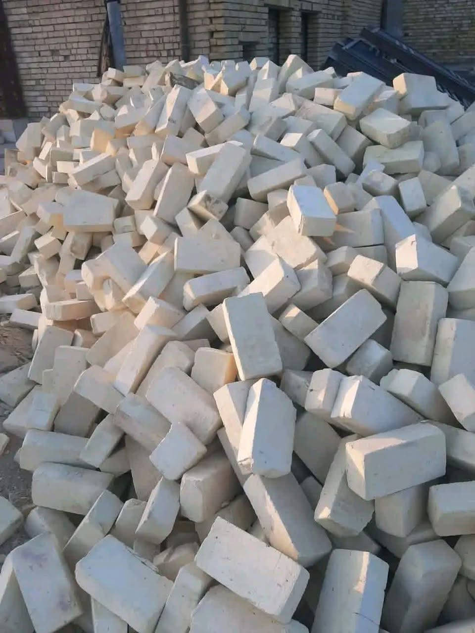 يتوفر طابوق الصلاح 
وعدد الدبل 4300 مضبوط شرط المكلاب
اللون وقالب وركن وقوه  يتوفر ناصرية بصره
الاستفسار ***********
