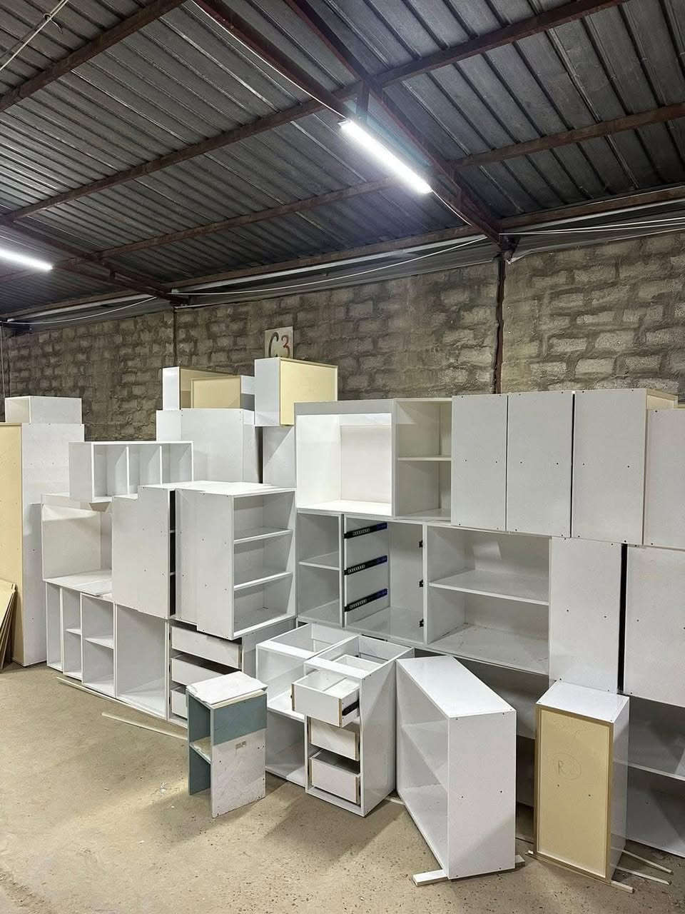 لسلام عليكم متوفر  كابينات وفانترينات وغرف نوم Mdf ثكنس 18ملم كستمونة تركي الظهر 5ملم 
بأسعار تنافسية ومدة تجهيز قصيرة للتواصل ***********
العنوان بغداد الدورة
