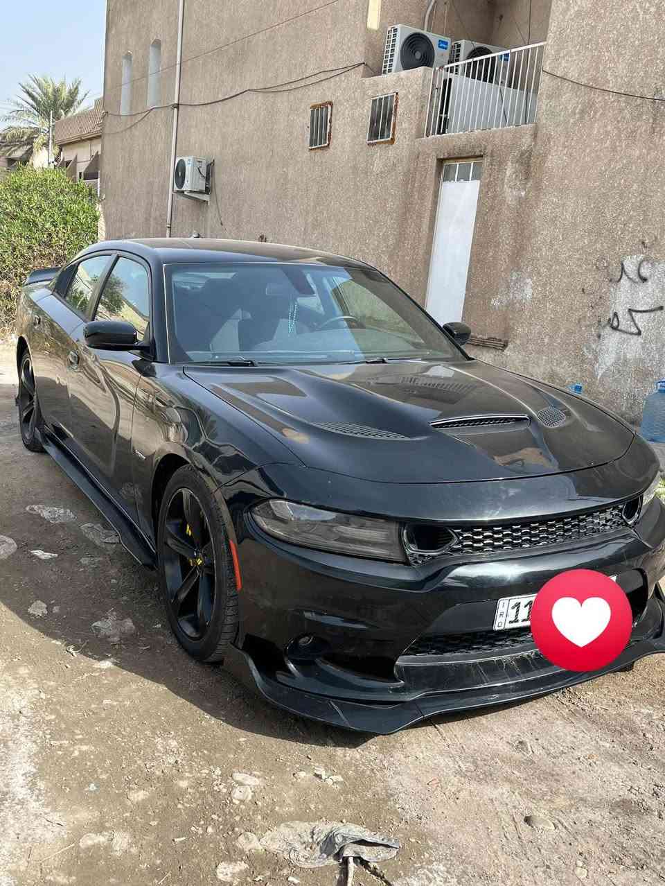 السلام عليكم 

ئلعبدة للبيع 

دودج تشارجر rt 5700

موديل 2017 اصل 
ماشيه 64 حقيقي 
عليها داون بايب ستيل و دبات كورسه و عليه بوابات  كتم كامل  تفريغ كامل 
عليه برمجه ايقل كله سيفتي   كتوف ببكورن السياره وحش بمعنى الكلمه تعال و شوف بعينك صور الحادث بالمنشور   
ملاحضة السياره مطاك بيها ولا ايرباك 
السعر 180 و بيها مجال شي بسيط 
مكان السياره بغداد زيونة 
رقمي *********** بي واتس
