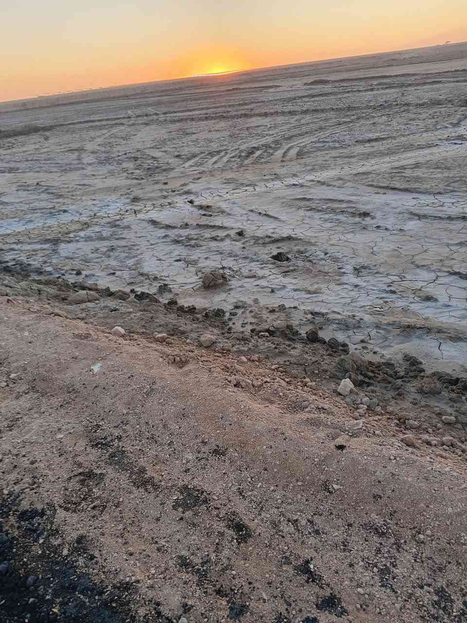 قطعه لبيع متين متر طابو زراعي لعنوان خلف 22 قريبه البحجر خدمات ماي وكهرابه سعر 4ونص رقم ***********
