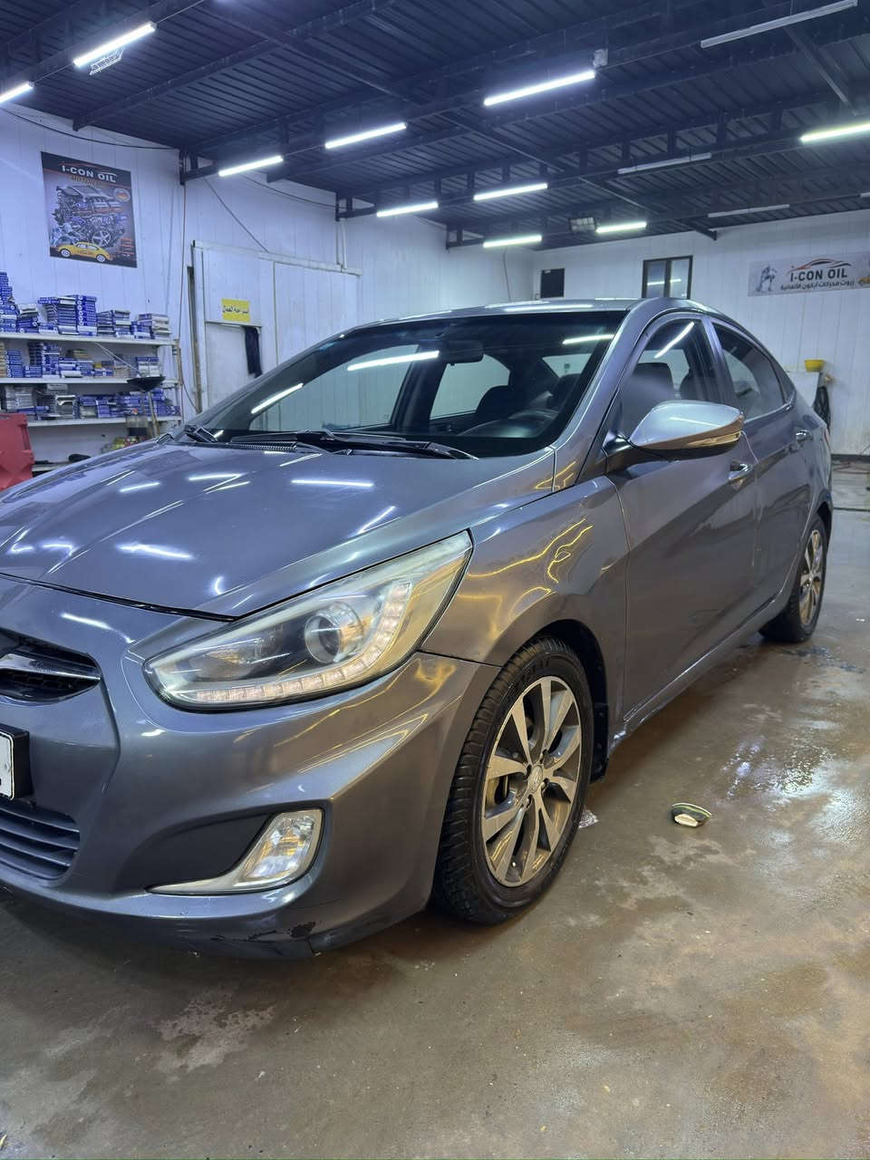 اكسنت موديل  2015 رقم بغداد وسنويه بأسمي محرك 1600  فول مواصفات بصمه شاشه كامره خلفيه 
تدفأه تبريد مصبوغه حزام  سعر 80 ومجال بسيط مكان بغداد المنصور  
***********
