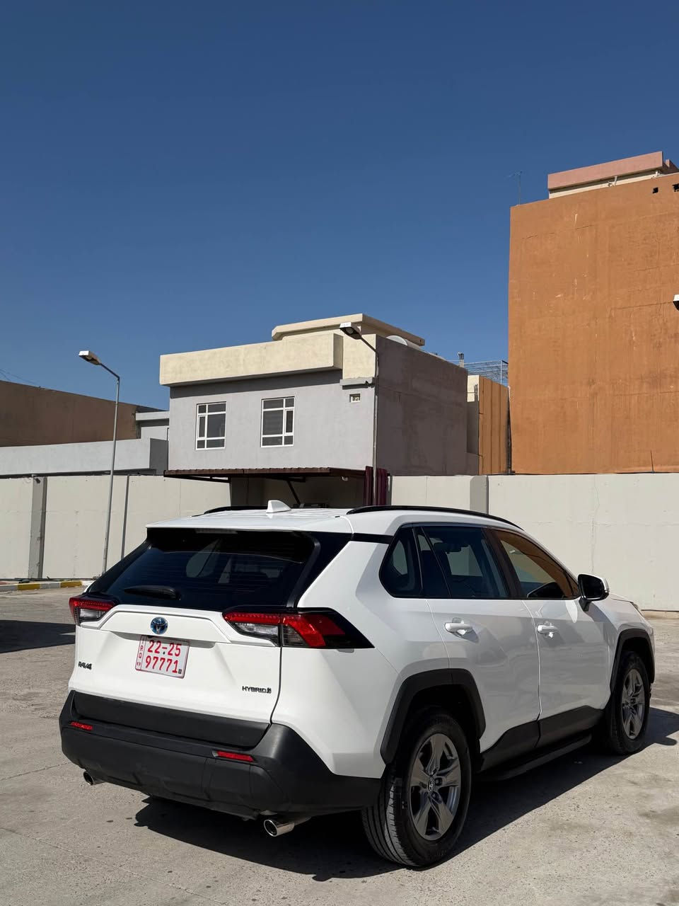 تويوتا راڤ ٤ 

موديل:٢٠٢٤✅

وراد خليجي🔥

بنزين+هايبرد ♻️ 

مواسفات LE AWD 🫡

٤ قطعه صبغ بدون دواخل ايرباك ستيرن سيستم 
سقف تعديل بارد شوي 
رقم شاصي ما يطلع سياره وارد خليجي 

سعر ١٧٨$ 

رقم تلفون:*********** korek whatsapp✅
مكان زاخو دهوك زاخو, دهوك
