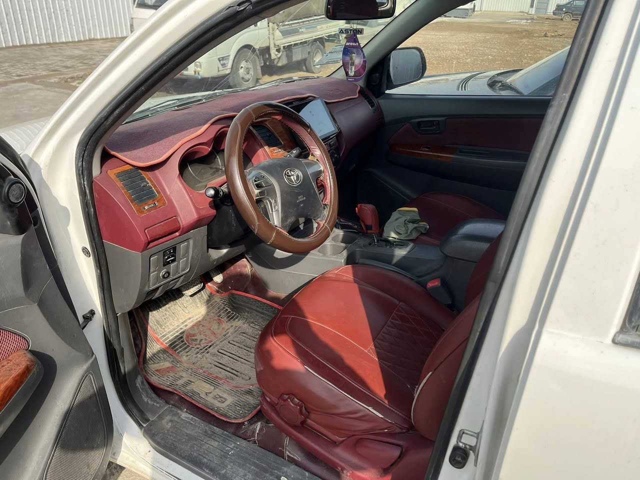 السلام عليكم سياره بيكم تيوته مديل ١٤ شاصي ١٩ مكفوله من صبغ فقط بيه بارد رقم نجف مشروع وطني سنويه جديد وارقام جديد سعر ٢٠٠ مكان سياره بغداد الكريعات رقم ***********
