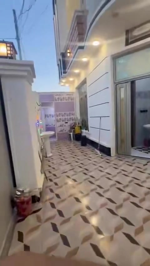 بيت للبيع سبعه كيلو ب٢٠ الف مقابل ال٢٩
طابقين طابو صرف تحويل مباشر ٤غرف 
الطابق الاول غرفتين وصاله وستقبال ومطبخ صحيات خارج وداخل 
الطابق الثاني غرفتين وصاله وصحيات وسطح 
بناء حجر ٢٠٢٥ شارع عشره مقابل شارع ٣٠ وبصفه شارع ٢٠ 
السعر ١١٥ وبي مجال 
مكتب كريم العبيدي 
***********
