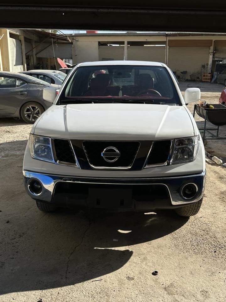 نيفارة موديل 2013 كاملة من كلشي محرك بلادي ممحور المكان ديالى بعقوبة للتواصل على الرقم ***********
