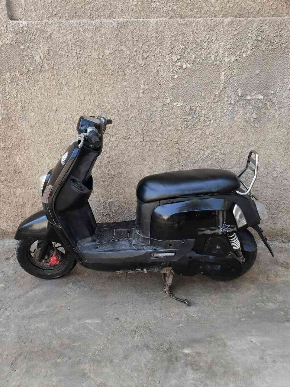 بوليسي كلش نضيفة مكينة مامفتوحة صورة المكينة ويه الصور الدراجة جاهزة مابيها اي عطل او خلل نكرة سلف وكهربائيات شغالة صاحبها يريد يشتري سيارة ويريد يبيع بسعر مناسب 675 الف قفل
مكان الدراجة كربلاء رقم الهاتف بي واتس اب هم ***********
