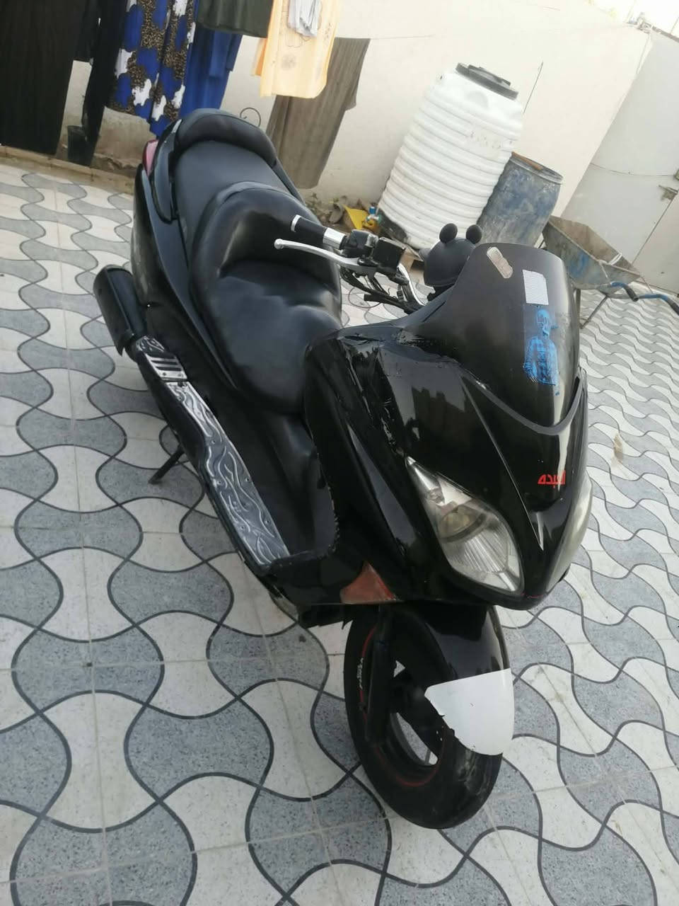 سلام عليكم فورزه 0،8 أوراق كامله شلعه معدل خير من الله مكينه جديده مفتوحه ولفات فقط دراجه نضيفه تايرات جدد عميه اشاير لايت عالي ناصي كله شغال كير ملغي بصمه دراجه جديده نقصه ترايش وبيه كسور بل مقدمه مال جني مكان سوق الشوخ ناحية الطار السعر 675 وبيه مجال بصيط رقم الهاتف *********** مكلف بالنشر
