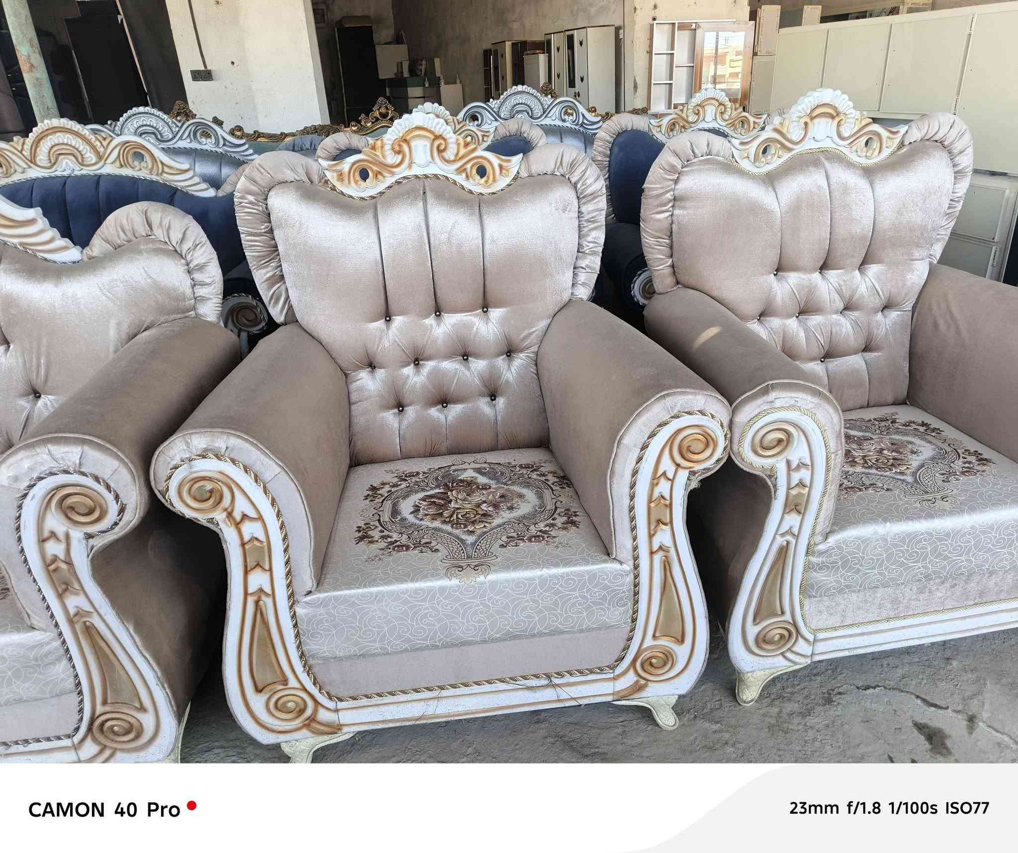 اتخامه ملكيه زلغ مابيه حيل ١٠ نفرات محد كاعد عليهن توصيل الي باب بيتك عدنه توصيل ***********
