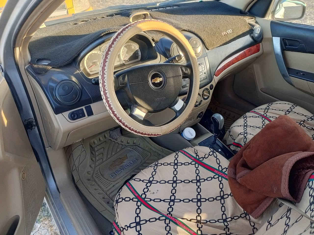 سلام عليكم 
افيو موديل ١٥
بسمي رقم مثنئ دولي 
سياره جاهزه مجهزه بيه رشات صبغ فقط مكاني السماوه السعر ٧٧ اوبيه مجال الاستفسار ***********
