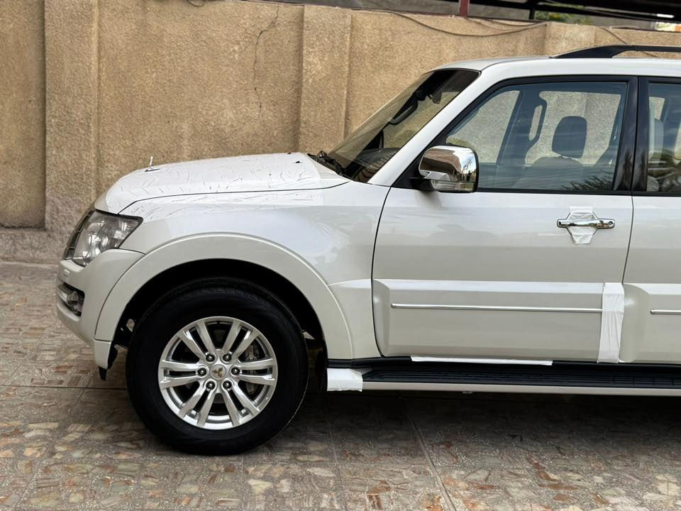 باجيرو حبتور مكفولة من الصبغ والبارد والحالوب 2020 رقم بغداد جديدة
باجيرو 2020  رقم بغداد بسمي هزة وسنوية 2031
حبتور فول
السيارة كلش جديدة مكفولة صبغ بارد بعدها بغراض الشركة سبير وعدة ممستعمل
علامات ذهبية 
دمام خلفي
فتحة سقف
كشنات راس الارنب
كشنات جلد وكهرباء
داير ايرباك
داخل صاج 
فول تحكم ستيرن
ويل حجم 18 
مكينه 6 سلندر 3800
شاشة كبيرة
حساس خلفي 
كامرة اصلية
بلوتوث
اشارة بالمري
كشنات 7 راكب
تبريد منفصل 3 قطع
لايتات زنون
زراك لايت
لد نهاري 
مري شفط 
ثلاجة
مكفولة صبغ بارد
مكاني بغداد
السعر مناسب للبيع  
***********
