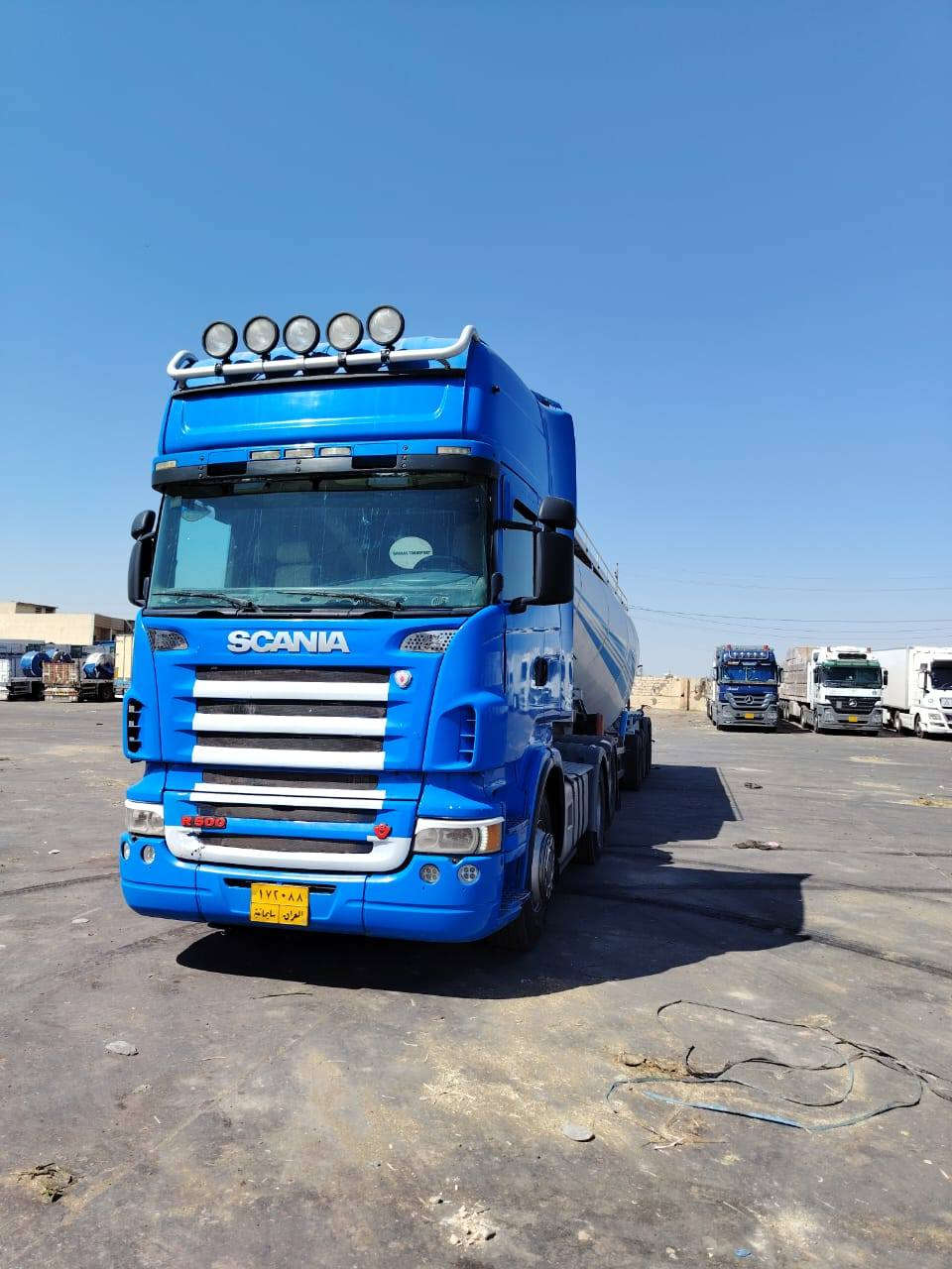 السلام عليكم
سكانيا للبيع موديل 2007
فول مواصفات داخل ديسكو ،باج بطن بلادي 
مكينه 500 ، الراس تخم تاير
سايلو خليل جان موديل 22 حمل 55 طن

الاتصال***********
