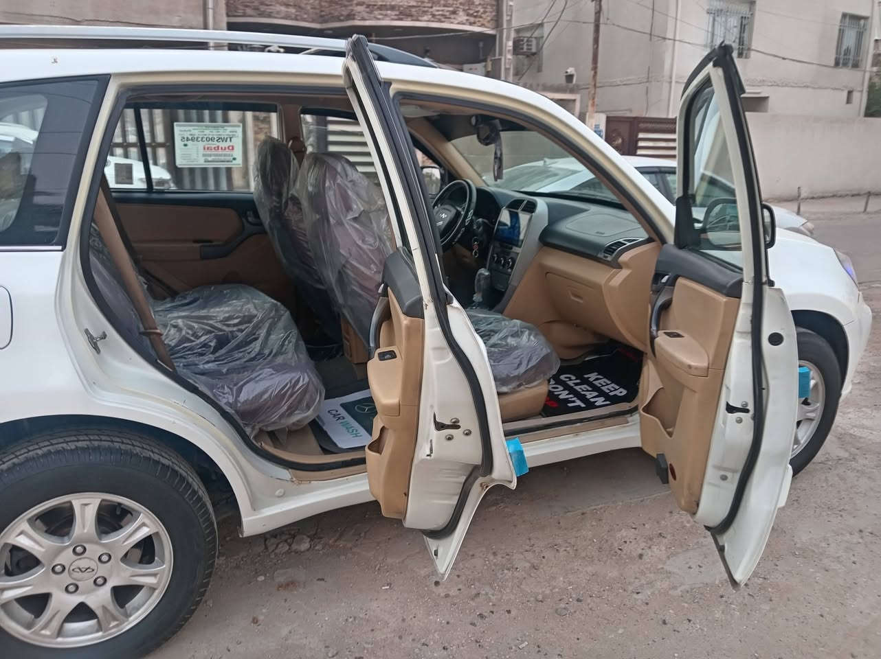 تيكو ٢٠١٣ سياره مكفوله من الضربه ولتبديل بيه صبغ بقبق الجنطه ولسونار مرفق بلمنشور كير مكينه جدد صدر خلفي وامامي جديد تخم تاير جديد تبريد ثلج مدوشمه عام شاشه كامره وحساسات خلفيه سنويه ل٢٦ بسمي أرقام انكليزي السعر ٥٩ وبيه مجال رقم الهاتف *********** مكان السياره بغداد
