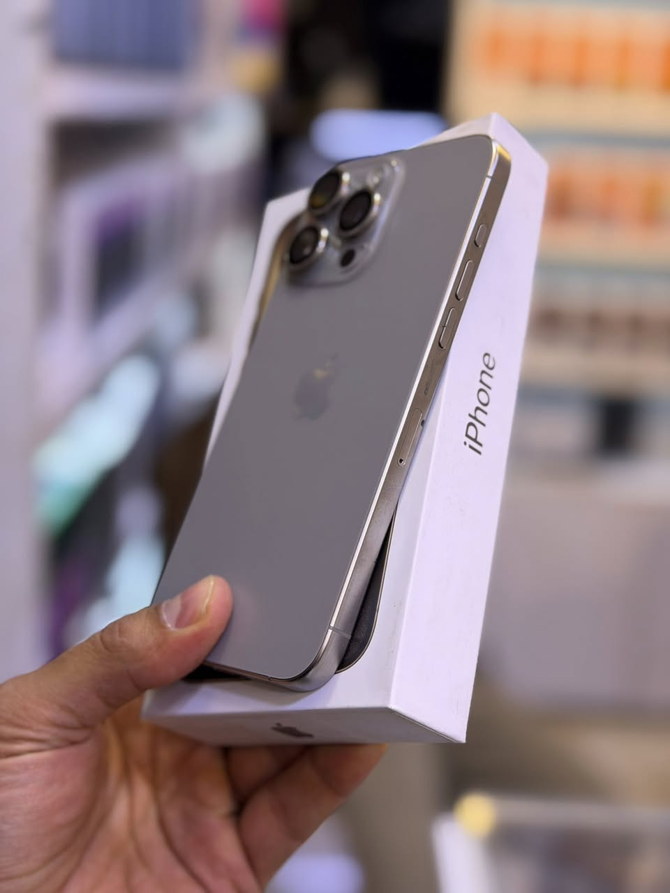 ايفون 15 برو ماكس ضمان وكاله ماستر اصلي 
ذاكره 256 بطاريه 96 نضافه شخط واحد مابي فول 💯💯 لا مفتوح ولا مصلح  مع ضمان 5 ايام من مركز وين ميعجبك افحص على حاسبه كله نورمال وتر بروف الون مميز نسخه تيتانيوم ملحقات كامله السعر مليون و50 الف اقوى سعر العنوان بغداد البياع شارع عشرين 
هاتف ***********📞📞👉
هاتف ***********📞📞👉
