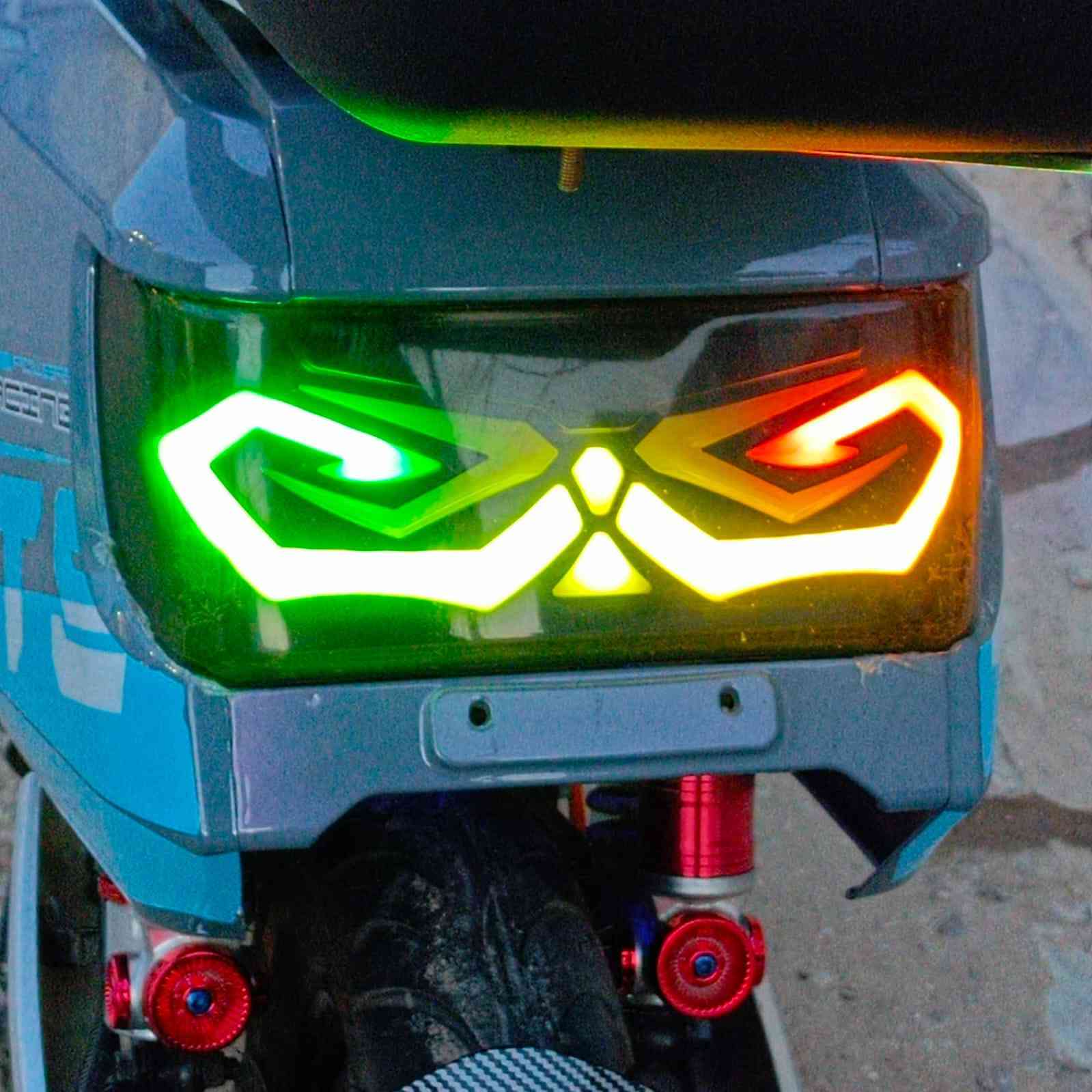 السلام عليكم 
🚀 للبيع دراجة كهربائية نوع GT (جي تي)
من معرض العارضي – الوكيل الرسمي 🔥
📌 شبه جديدة – استخدام 3 أشهر فقط
📌 فول أوبشن – تــامــة المــواصــفــات
المواصفات 👇
🔹 جاملك كاربون فايبر سبورت
🔹 دبلات جاهزة
🔹 دبل إشارة
🔹 نظام رجوع للخلف (R)
🔹 إنذار سرقة مع ريموت
🔹 ثلاث سرعات
🔹 6 بطاريات أصلية
🔹 ملف 2000 واط (سحب قوي جداً وثابت)
🔹 بلوتوث + سماعات (تشغل موسيقى)
🔹 إضاءة أمامية حلقي LED + إنارات كاملة
🔹 شاشة رقمية واضحة
🔹 فرامل ديسك أمامي وخلفي
🔹 ممتصات صدمات قوية
🔹 صندوق خلفي
🔹 شحن سريع
✨ الدراجة بدون أي صرف، جاهزة تمشي
✨ فحص بأي مكان تريده
💰 السعر: (700) قابل للنقاش للجادين فقط


**إذا كنت صاحب هذا الإعلان وتريد حذفه لأي سبب، رجاءا أرسل رسالة إلى الدعم الفني**