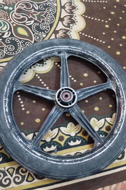 سلام عليكم رنك خلفي ورنك امامي ثنينهن ب ٣٥ واذا بس الخلفي ٢٠ واذا بس لامامي ب ١٥
مكاني البصره القرنه سوق القرنه 