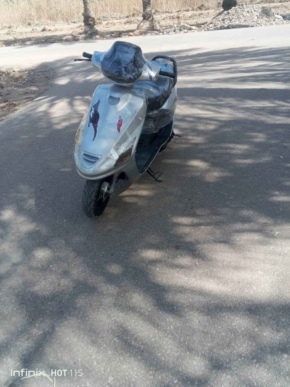 السلام عليكم متاح دراجه فراشه   ياباني الدراجه جديده حيل
كامله مانقصه برغي مكينه بلجيس اتكتك اتكتك حيل ناعمه شلعه معدل فوول  
كهرباءيات كامله سلف هندر لايت عالي ناصي هورن  اشاير وره كدام كله شغال 
دبلات فوول زوج تايرات جدد     السعر  330 وبيه مجال للشراي للستفسار الاتصال *********** مكاني بلقاسم تحياتي
