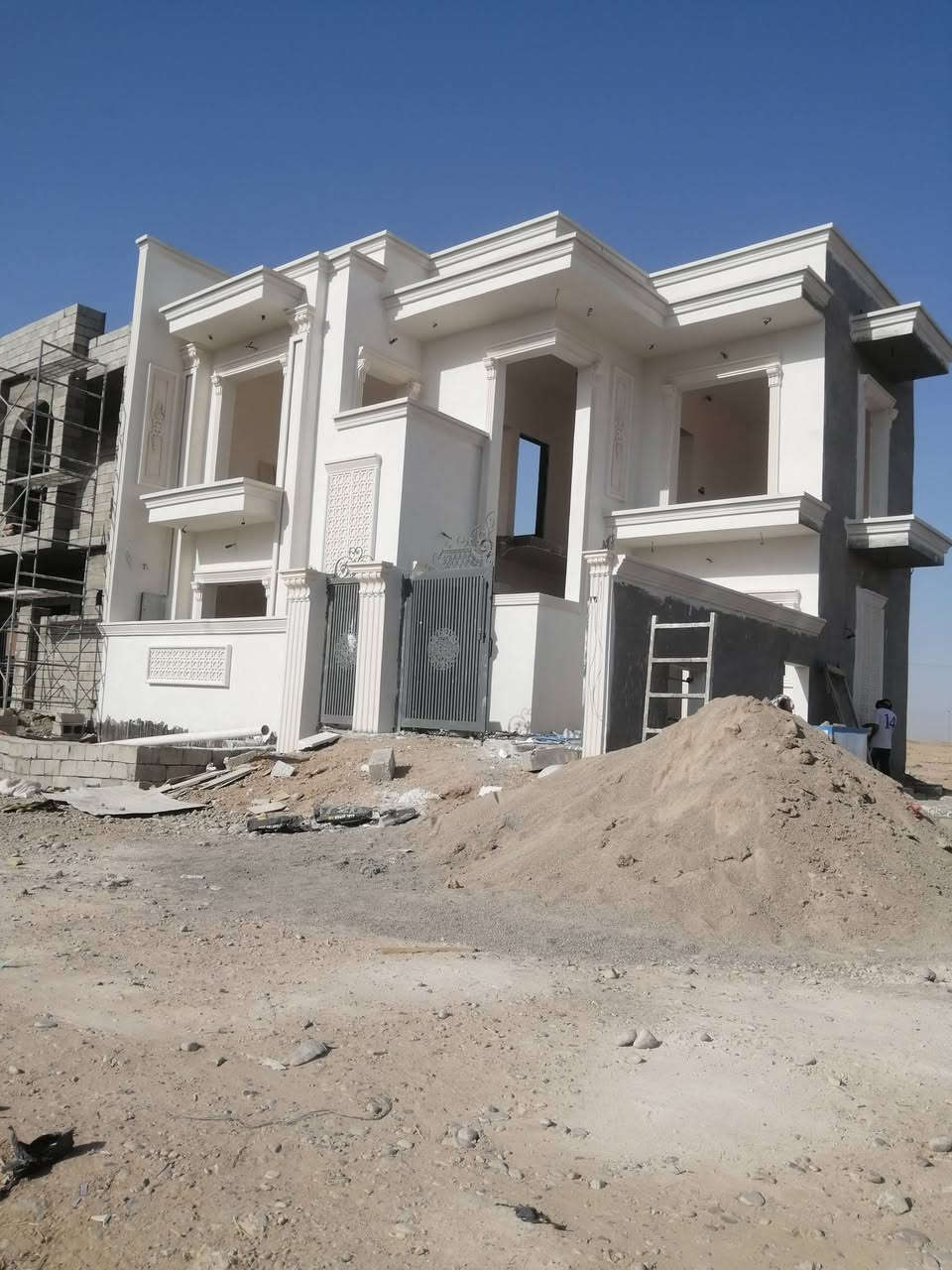 سلام عليكم  شغل نقش واجهات لبخ خارجي شغل درجه اوله وبسعار مناسبه   للتواصل *********** المكان تكريت القادسيه
