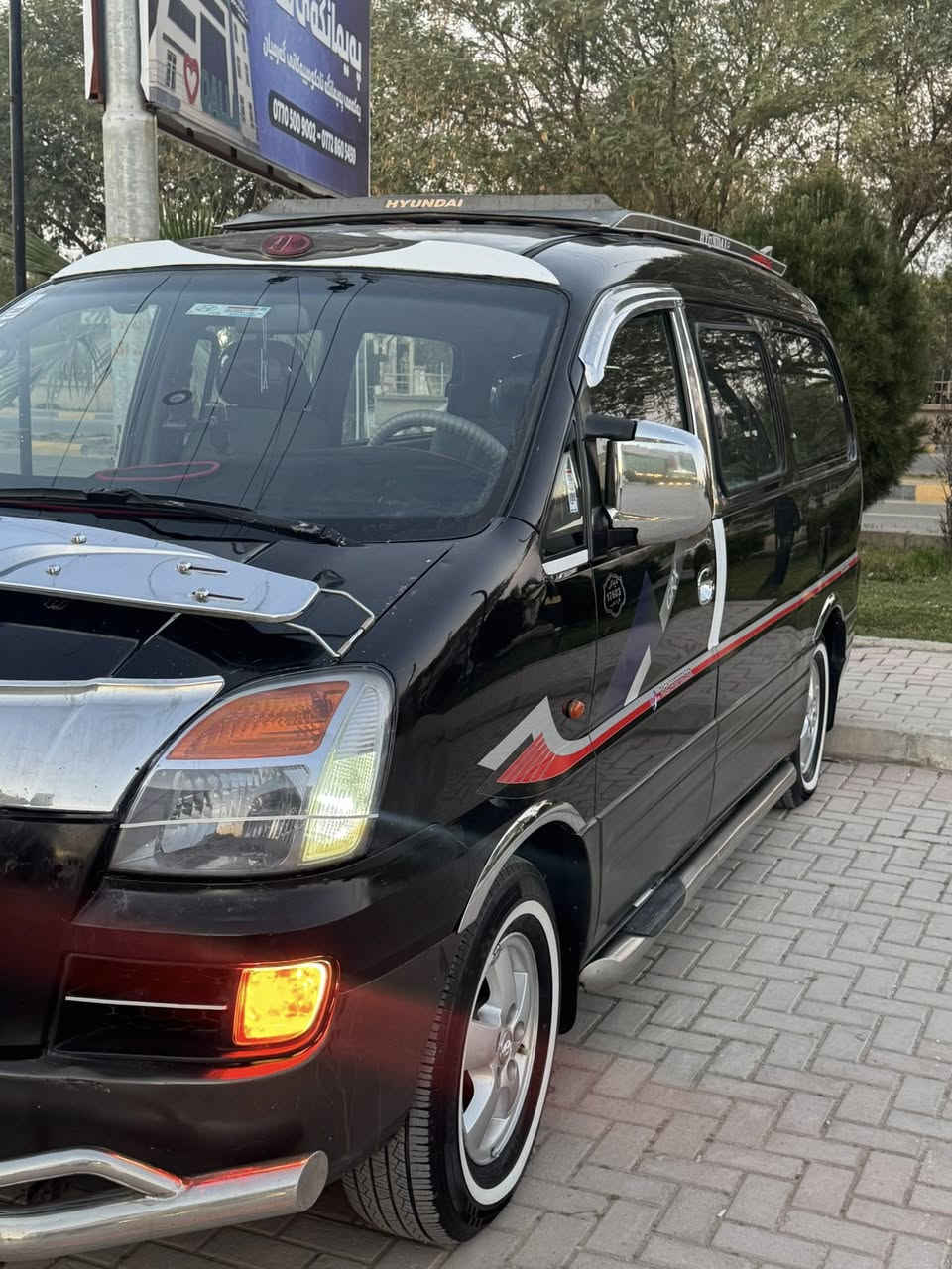 ستاركس مسكر اوتوماتيك 2007 سياحي 
بيها فقط جاملغ خلف سايق كلير بدون ضربه شرط الفحص صوره سونر مرفق بالمنشور / شواصي بلاد بدون تعمير ع وضع شركه / تخم تاير جديد / تبريد تدفئه بشرط /دوشمه جديد / سنويه لحد 2028 / مصفره هيئه وغرامات/ درع امامي وخلفي / سيبايه طياري / دوسات / شاشه ايباد / سياره جاهزه من الاخير بالواقع احلى من الصور 
السعر 92 وبيها مجال 
مكاني ديالى / خانقين
***********
