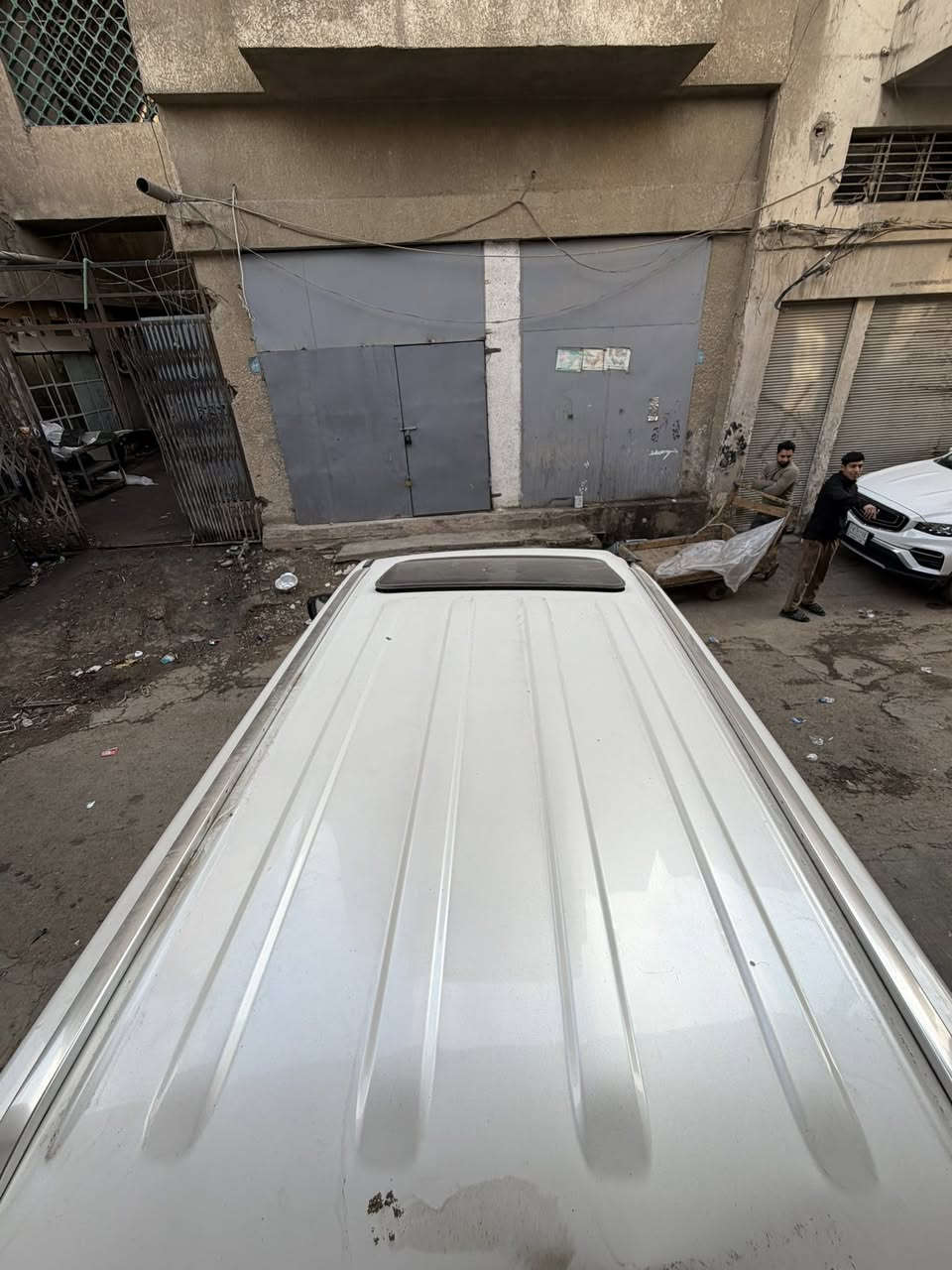 السلام عليكم 
لكزز موديل 2020 ابيض 
السيارة قمارتها كلشي مابيها 
صفحة السايق سليمة بجمها شواصيها سليمة 
ظهرها سليم 
ضررها صفحة اليمنة 
وباقي مواصفات الكزز معروفة 

العنوان شارع الرشيد مقابيل عقارات الدولة 

للأستفسار الاتصال على الرقم 
***********
متواجدين من الساعة 8صباحا إلى الساعة 5عصرا 

السعر 47500 وبيها مجال
