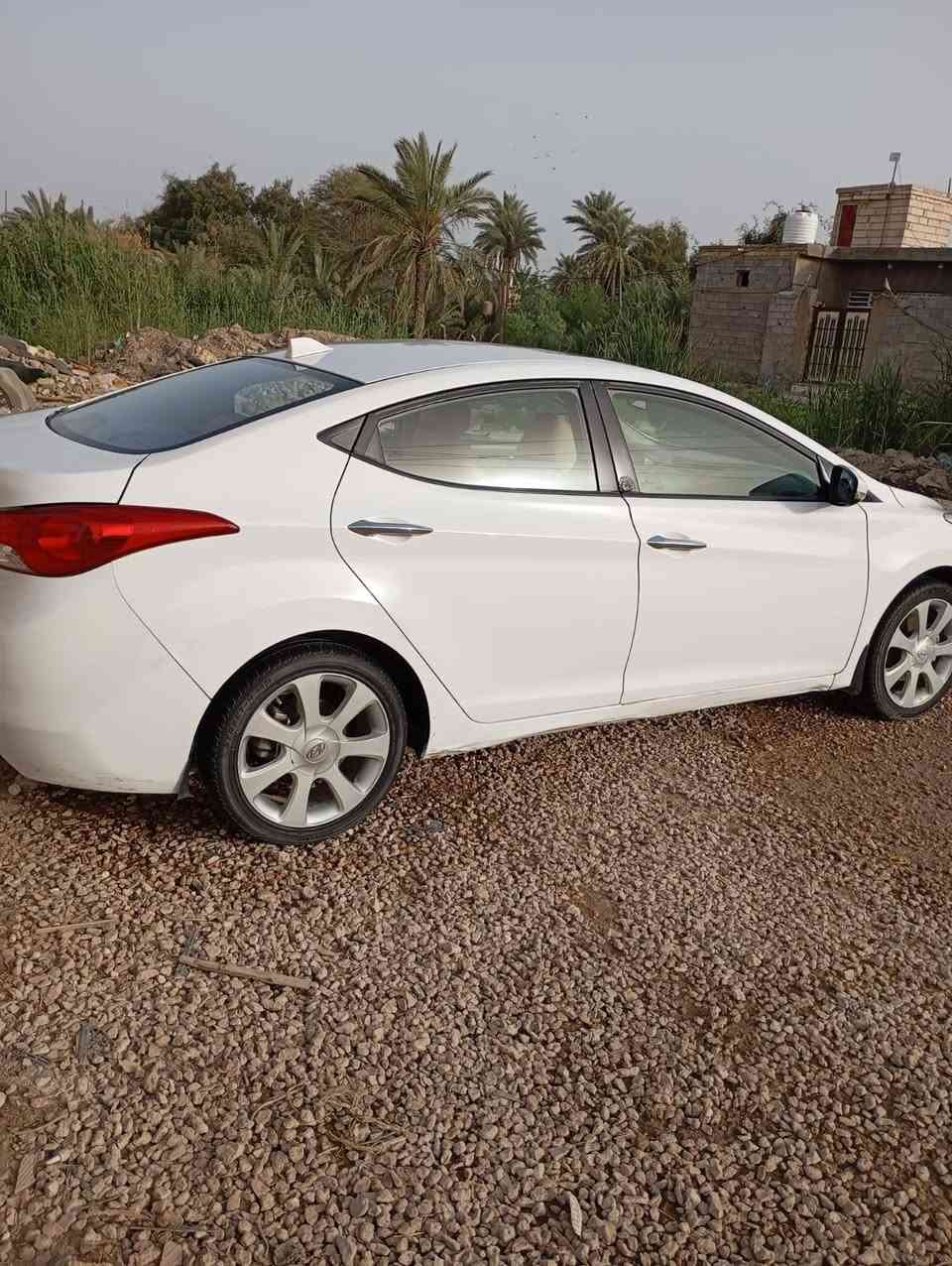 السلام عليكم النترا 14خليجي محرك 1800بيه نص جاملغ وبنيد صبغ بدون دواخل والباقي مكفوله محرك بيه بخار سياره حلوه رقم بغداد صاحب السياره بلنجف مداور ثاني يوم السعر 115وبيها مجال مكلف بلنشر رقم صاحب السياره اتصال واتساب***********
