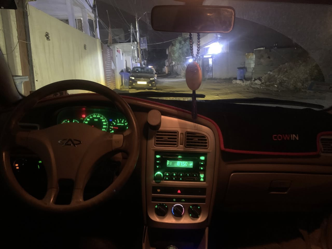 شيري كوين 2010
محرك بلادي لا تنقيص ولا تبخير هيئة و غرامات مصفرة رقم جديد لحديث كهربائيات كلهة شغالة تخم تاير جديد صدر جديد بور ستيرن جديد دواخل كلهة نضيفة و كاملة لسيارة باسمي تحويل ثاني يوم نقصهة بس دوشمة للارضية و سمكرة للجاملغ لخلفي ولدعامية لخلفية سعر (26 ورقة ) و بيهة مجال بسيط 
عنواني بغداد قرب لجزيرة لسياحية
ما متواجد عل فيسبوك 
اتصال او واتساب : ***********
