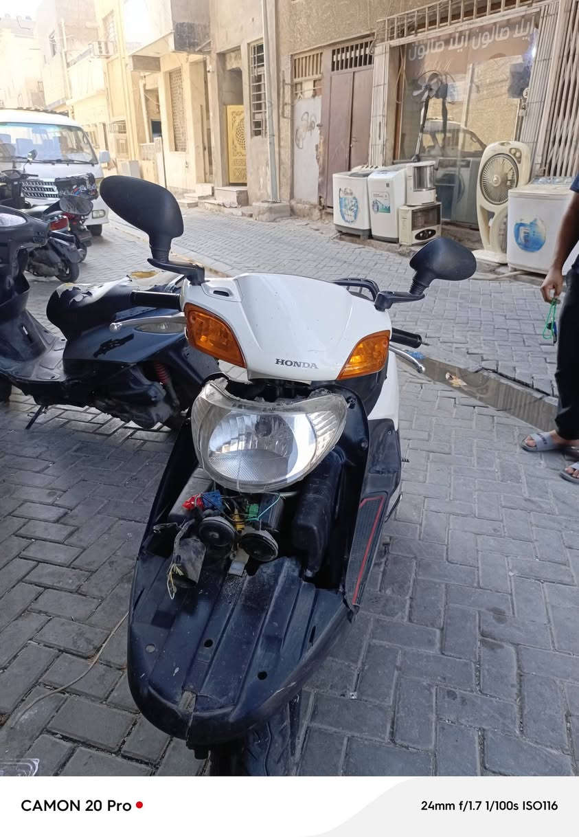 سلام عليكم دراجه سبيسي ياباني بلاديه لا مفتوحه ولا شي كلشي شغال بيها نقصها بجم بس سعر 550 وبيها مجال مكان بغداد لاعضميه ***********
