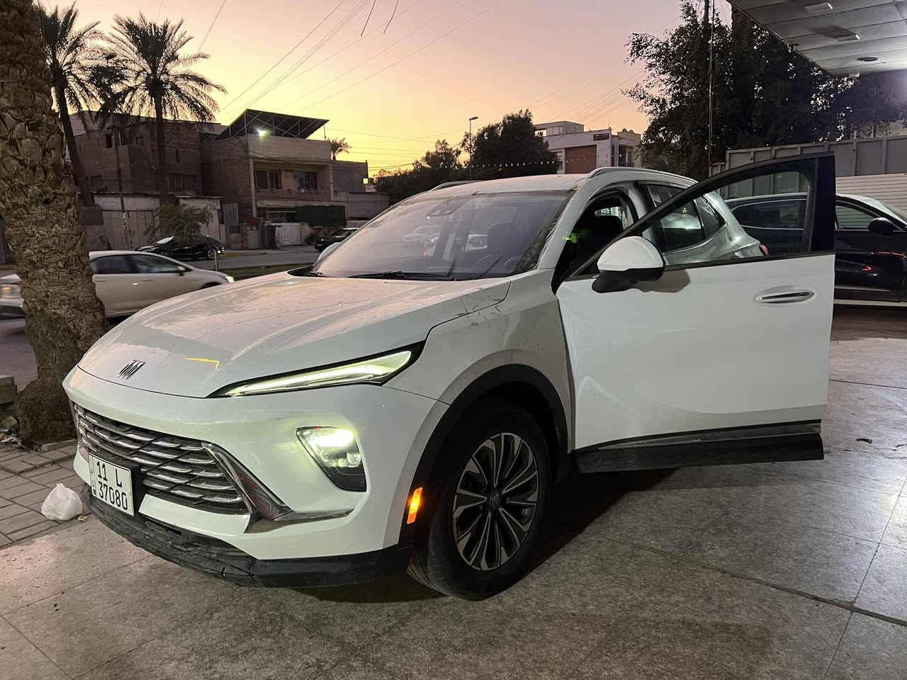 بيوك انفجن 2024
فول مواصفات بدون فتحة ماشية ٤ الف 
محرك ٢٠٠٠ تيربو شغال على البانزين المحسن والعادي 
٤ كاميرات وسستم صوت BOSS 9 سماعات 
جنطة كهرباء وشحن لاسلكي للهاتف 
رادارات امامي وخلفي وجوانب 
قياده الية وفول تحكم ستيرن 
مقاعد تدفئة وستيرن تدفئة 
مرايا وسطيه وجوانب تظليل كهرباء
مرايا جانبيه قلاب 
نقاط عمياء
لايت وبك لايت فول ليد مع ترحيب 
مقاعد كهرباء 
وغيرها من المواصفات 
بغداد شارع فلسطين 
***********
***********
الحادث بالصور
