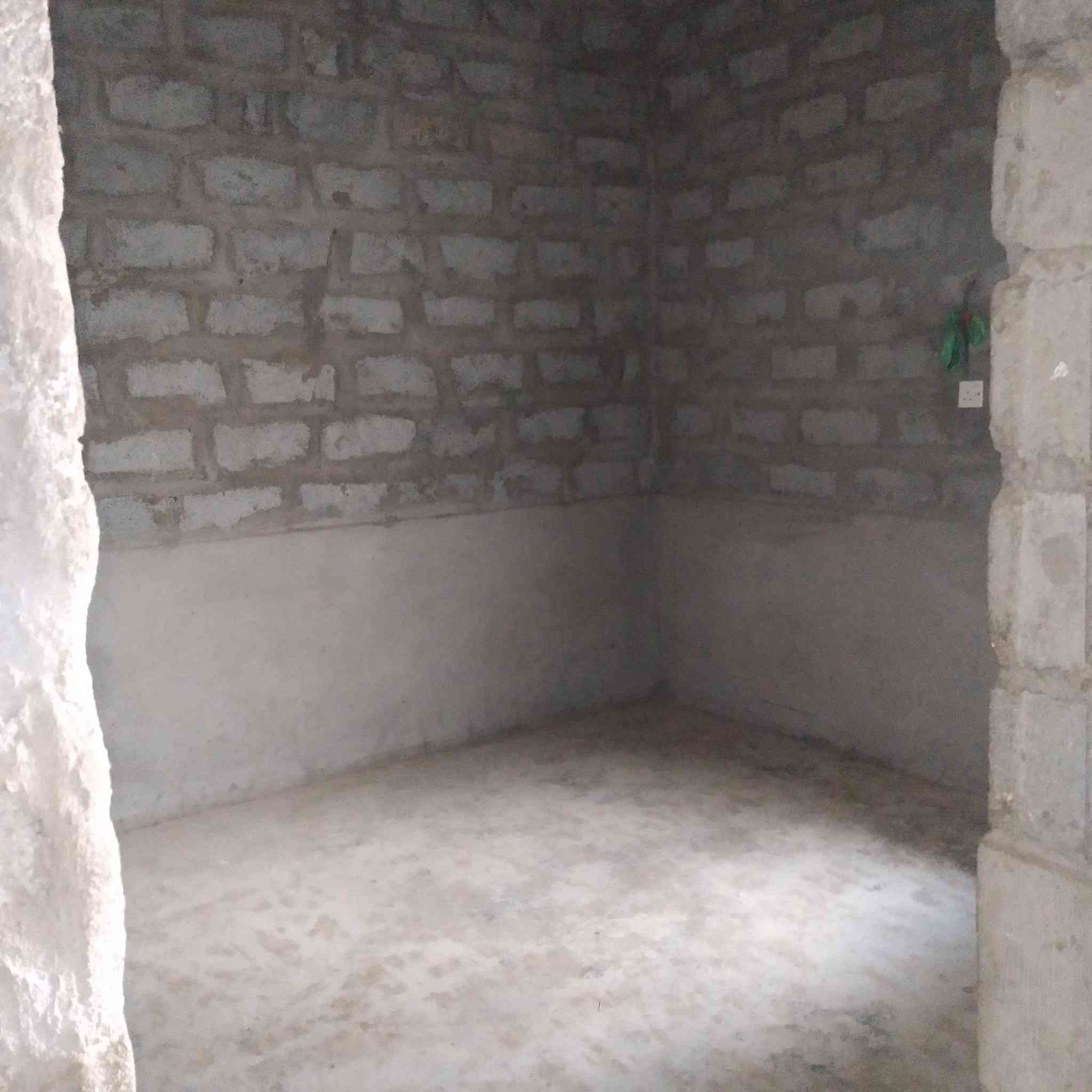 السلام عليكم بيت للبيع ١٠٠ متر  بطويريج منطقه البياش فرع مقابيل محكمه الرجيبه البيت اسهم بسمي  كامل جاهز للكعده  السعر   ***********
