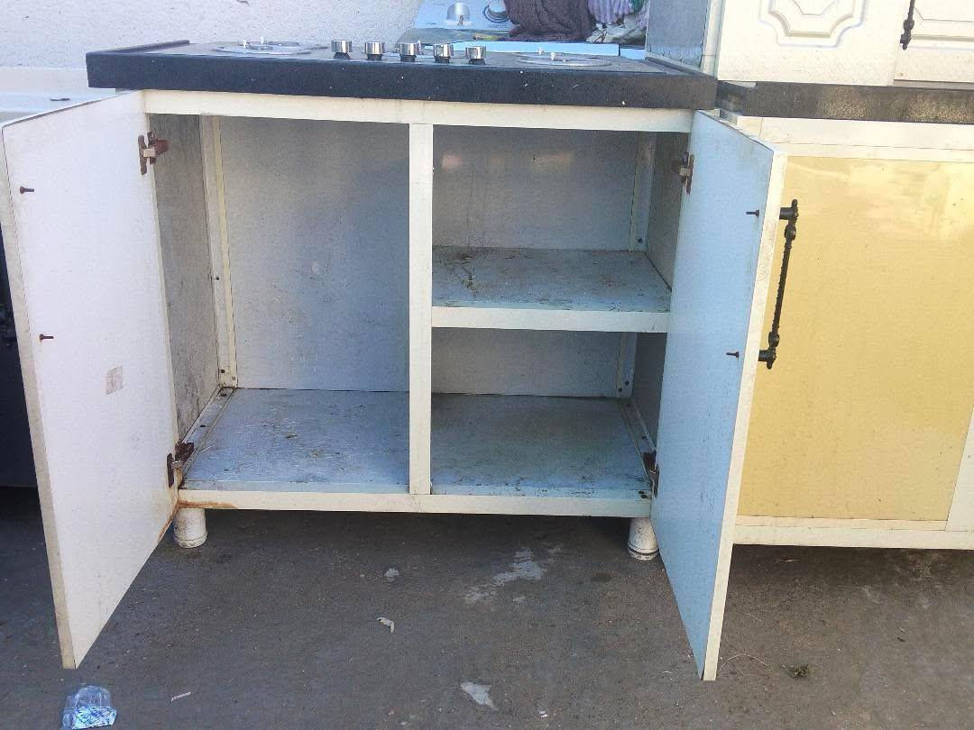 السلام وعليكم.كاونتر نضيف سلك مرمر اصلي كاونتر طباغ معا طباغ نضيف ما مستخدم جديد جرارت نضيفه


**إذا كنت صاحب هذا الإعلان وتريد حذفه لأي سبب، رجاءا أرسل رسالة إلى الدعم الفني**