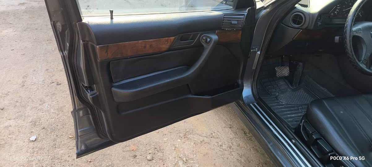 ﷽
للبيع

‏توكلت عليك يا الله

السلام عليكم اخواني أرجو منكم قراءة جميع الكتابة عن مواصفات السيارة 

ومن ثم الاتصال  والاستفسار 

‏مكان السيار الديوانيه قضاء الشامي
***********

‏السعر78وبي مجال

بي أم BMW

سيارة حجم اصل 525 محرك مسكر عدل 

السياره وارد يابان 🎌

موديل1991

سيارة صبغ عام فقط للجمالية 

لايتات جدد بك لايت جديد 

اللون نفطي ￼ او رصاصي مضمون 5 سنوات 

مواصفات السيارة

‏سيارة حلوو📦

أربع جامات كهربائي 

غرفه جديده مكفوله من كلشي صاج دبل جكمجه ￼

تخم تايرات جديد مكفول من البنجر  ويل خلايا 15

📿 لا يت زنون سوار كرستال صليب 

تبريد ثلج ❄️

سيارةًمكفولة من حادث من ضربه 

صدر خلفية امامي كلشي حدادية جديد مبدل قبل شهر 

سيارة  كلشي  واضح 

موجود صورة 

شرط التحويل ثاني يوم 

‏مشروع وطني

سنوية جديدة2029
