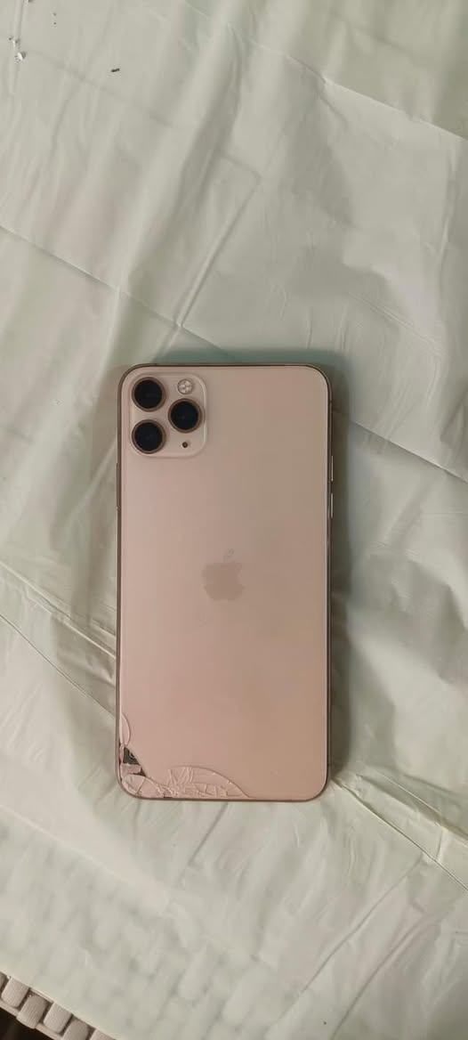 سلام عليم آيفون 11برو. ماكس
لون ذهبي. ذاكره 256فيس إيدي شغال نسبت البطاريه 100. مستبدل شاشه اصله 3ختيارات مستبدل +فطر بل ظهر ولباقي السعر 200قفل من الخير العنوان بغداد النهروان الرقم ***********
