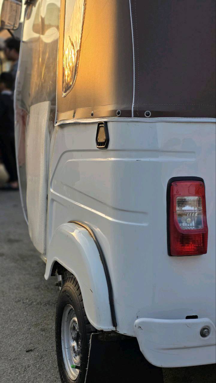 يا الله، يا رزاق..
أعرضلكم هالتكتك المعدلة، وما شاء الله تكتك خير من لله مكفول كفاله علمه عده هل خياس الموضح مال جاملغات غيرهن اكفلك التكتك من الدعاميه للدعاميه تكتك.نظيفة نظافة مال قناعة، ومثل ما موضح قدامكم بالصور، الوجهية والترتيب يحجن عنها وما يحتاج أسولف هواي.التكتك واكفة وقفة حلوة ومرتبة، وصايرة لقمة طيبة للي يدور رزق حلال وتكتك تعينه وتبيض وجهه.
​من الأخير: التكتك مال قاني، والشراي الحوك اللي يدور نظافة وراحة بال يتصل وما نقصر وياه، والشراي "يتدلل" وعيوني إله.
♤♤♤♤♤♤♤♤♤♤♤♤♤♤♤♤♤♤♤♤♤
للاستفسار والتواصل📞 [***********]