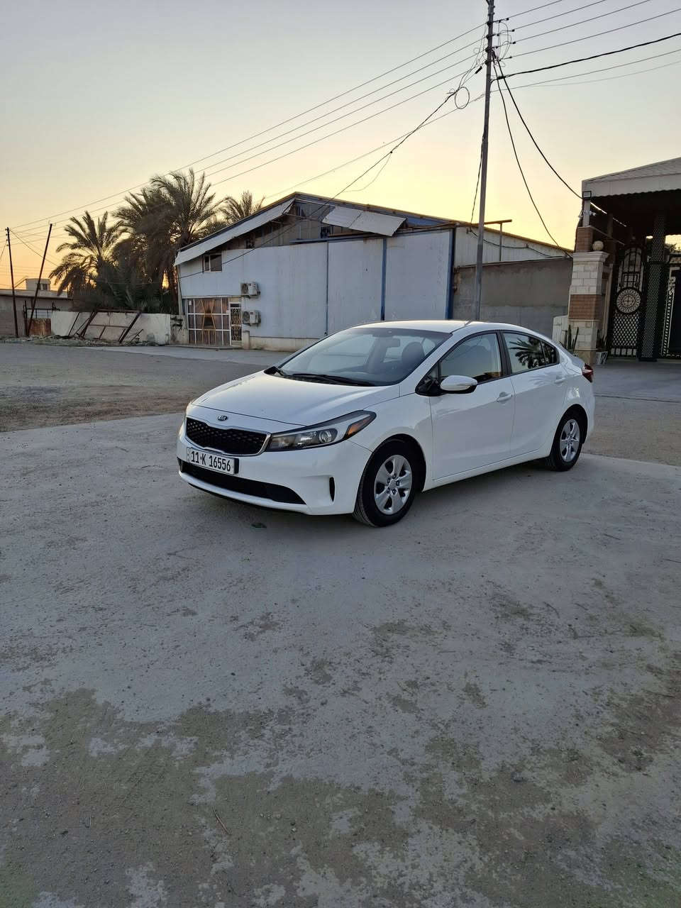 السلام عليكم فورتي ٢٠١٧ رقم بغداد بسمي  
وارد أمريكي حادثة جاملغ أمامي بدون دواخل وبدون ايرباك صور الحادث والسونار بل منشور
السياره ماشيه 72 mi
,مكينة ٢٠٠٠دوش مكفولة 
كيرمكفول
حداديه جديده وتبريد تدفئه السياره مابيه اي نقص
العنوان بابل المسيب السعر ١٣٠ وبيه مجال 
*********** غير متواجد على فيس
