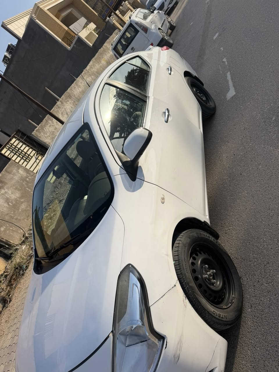 السلام عليكم نيسان سني 2021 كفاله سياره بس طخات بيه واضحه بتصوير بيع سريع 95 وبيه مجال ***********
