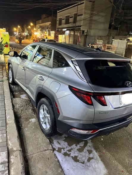 سلام عليكم توسان موديل ٢٠٢٢ حادث بصيط جدا 
نص فول كير ٨ نمر مكينه ٢٥٠٠
تحكمات ستيرن جهتين سياقه ذاتيه تحديد سرعه
مانع نزلاق هراي مواصفات سياره جدا ناعمه خير من الله 
مكان بغداد سعر 190 
 او بيها مجال حك جيه ***********
مراوس حسب لقناعه @إشارة
