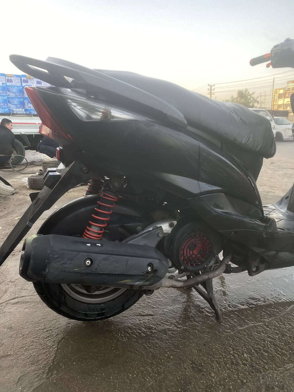 السلام عليكم للبيع دراجه ماكس ثعلب دراجه مكفوله كفاله عامه  تايرات جدد دهن جديد  راجز مال سلف يشكل قليل كلش مكاني بغداد الزعفرانية *********** اتصال او واتساب سعرها 350 وبيها مجال
