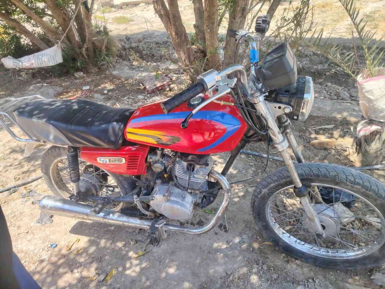 دراجه للبيع نامه محرك تايگر كهربائيات فول تايرات جدد محرك ما مفتوح سعر ٤٠٠ وبيها مجال راسلني خاص وهذه رقمي ***********
