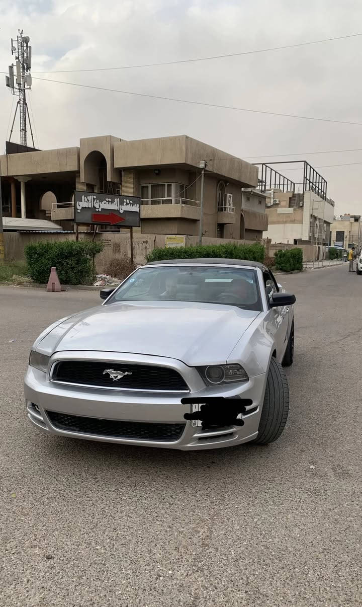 سيارة فورد موستنك 2014 سعرها 50 ورقة قفل تريد مواصفات وحادث اتصل عليه وتدلل
***********
