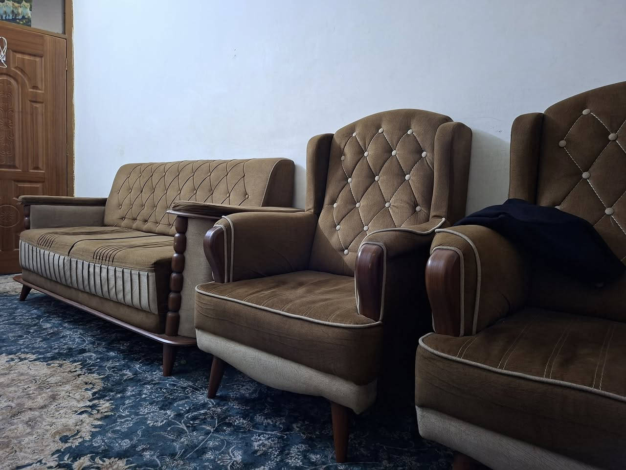 تخم 7 مقاعد
شغل درجة اولى ثقيل جديد جدا
السعر 450  الف
بغداد / حي أور 
***********
