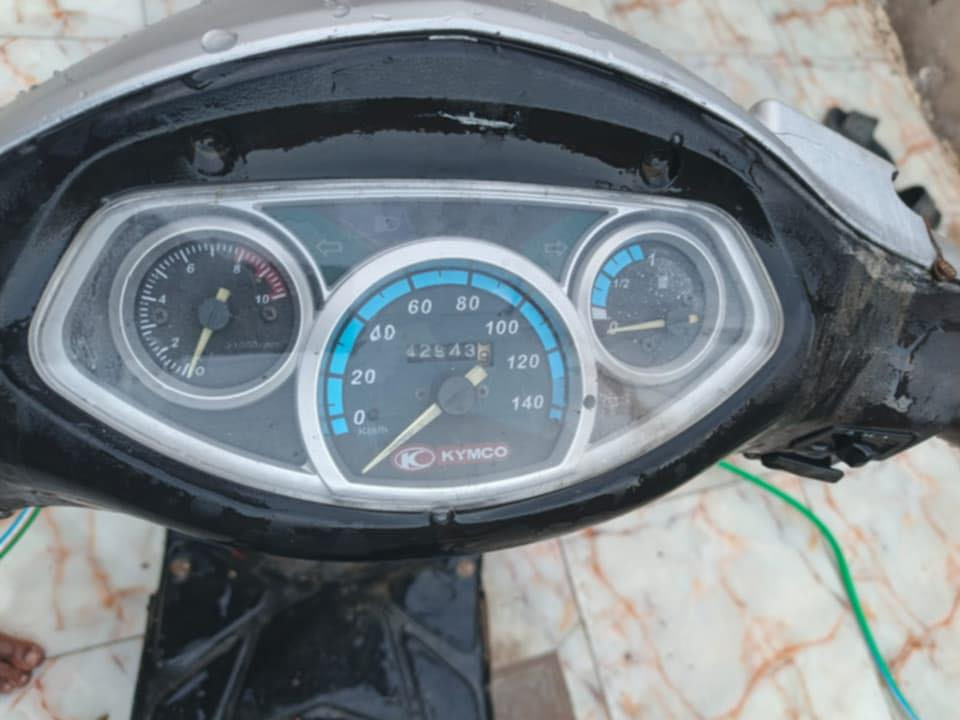 للبيع دراجه نضيفه
سلف هندر كهربيات كله شغال 
او كامله اي نقص مابيه 
السعر 350 ناصريه مركز ***********
