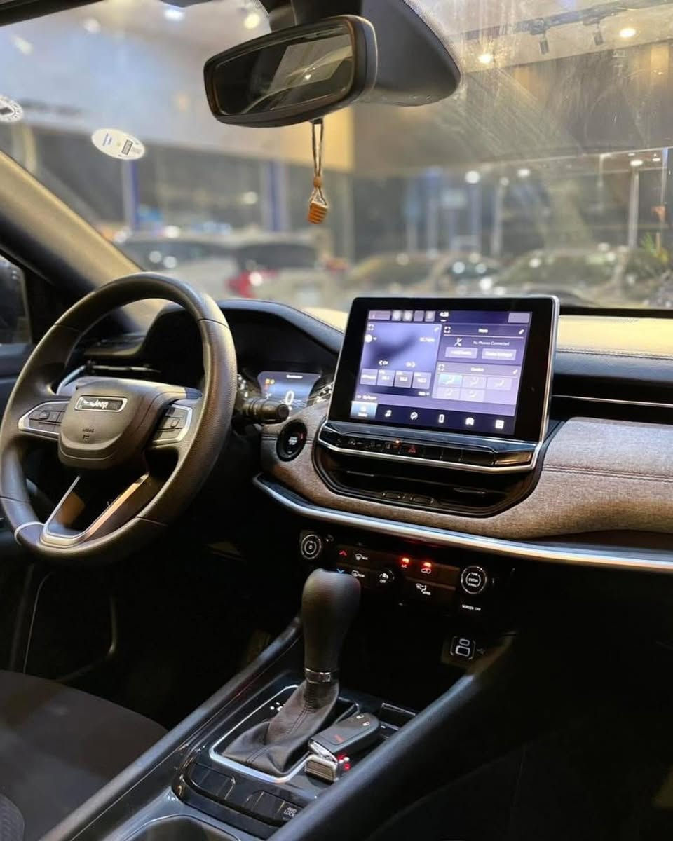 بسم الله ما شاء الله توكلنا على بركة الله.
#الحوت_لتجارة_ومزادات_السيارات 🇮🇶 
______________________________________
#اعلان_بيع_سيارة
🔷السيارة : جيب كومباس
🔷سنة الصنع :2023
🔷اللوحة : اربيل
🔶السعر : 159 ورقة
🔷الضرر : تبديل وصبغ جاملغ امامي وبنيد. (صور الضرر مرفقة بالاعلان)
🔷ضرر الايرباك : ستيرن ودشبول.
🔷رقم الشاصي : 3C4NJDAN9PT514849
______________________________________
🔷المواصفات:
🔹حجم المحرك 4 سلندر 2.0L 
🔹عداد المسافة 35 الف ميل 
🔹رادار امامي وجانبي 
🔹تنبيه الخروج عن المسار
🔹كراسي مخمل 
🔹اوتو ستوب
🔹دفع رباعي AWD
🔹ويل كب حجم 18 انج مع اطارات بحالة جيدة
🔹وضعيات قيادة
🔹لايتات LED بالكامل
🔹شاشه تحكم بالايعازات
🔹تحكم ستيرن جهتين
🔹بصمة ابواب وتشغيل
🔹مع باقي المواصفات الاعتيادية
————————————————————————
☎️ الاتصال :
***********
***********
📍النجف الاشرف - المدينة المائية - مقابل حي الجامعة - قرب سنتر جبل عامل.

🔹TIKTOK 
https://www.tiktok.com/@hoot.cars?_r=1&_t=ZS-93D4aRKWGKQ

🔹INSTAGRAM 
https://www.instagram.com/hoot.cars?igsh=MWZkcjE5cHhja2Rleg==

🔹WEBSITE 
https://hootcars.autos
