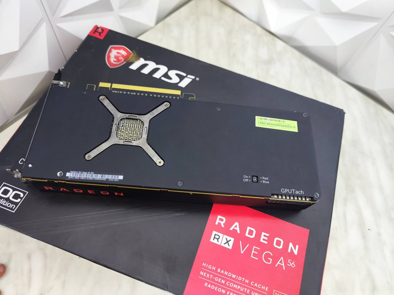 Rx Vega 64 Msi Air Boost OverClocked Edition
VRAM HBM2=8GB
٢٨٠ الف


**إذا كنت صاحب هذا الإعلان وتريد حذفه لأي سبب، رجاءا أرسل رسالة إلى الدعم الفني**