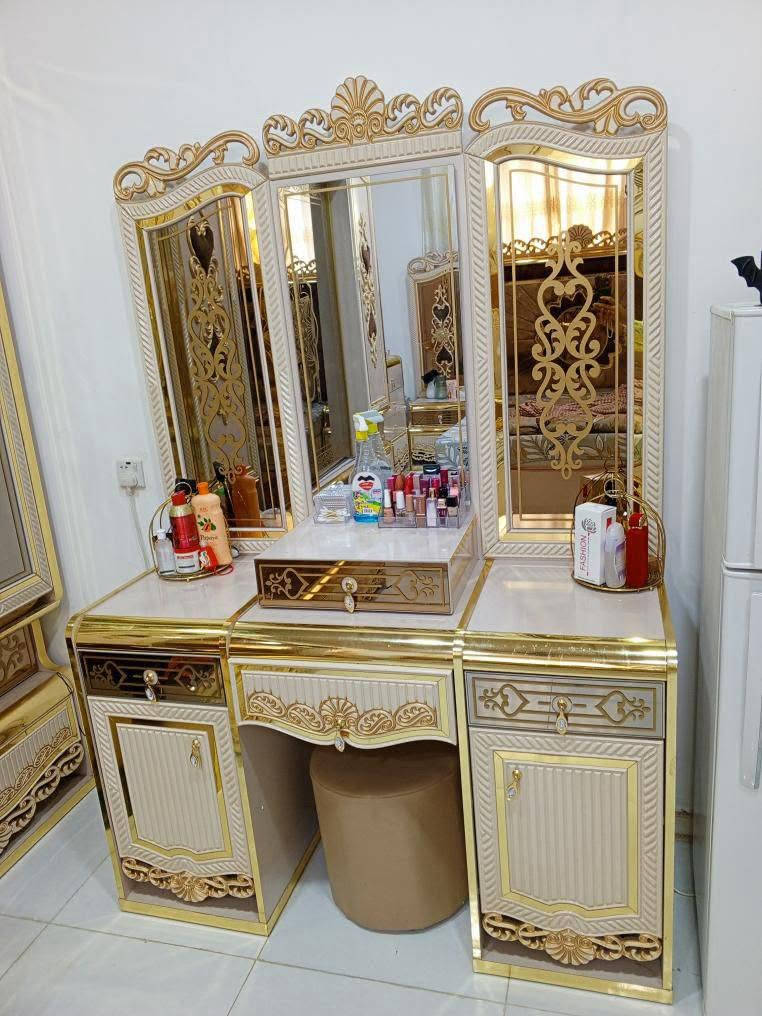 غرفه نوم تركيه اخت الجديده 11قطعه ضخمه كلش اي ستفسار علق وانه جيك وهاذه رقمي7840 858 4118
