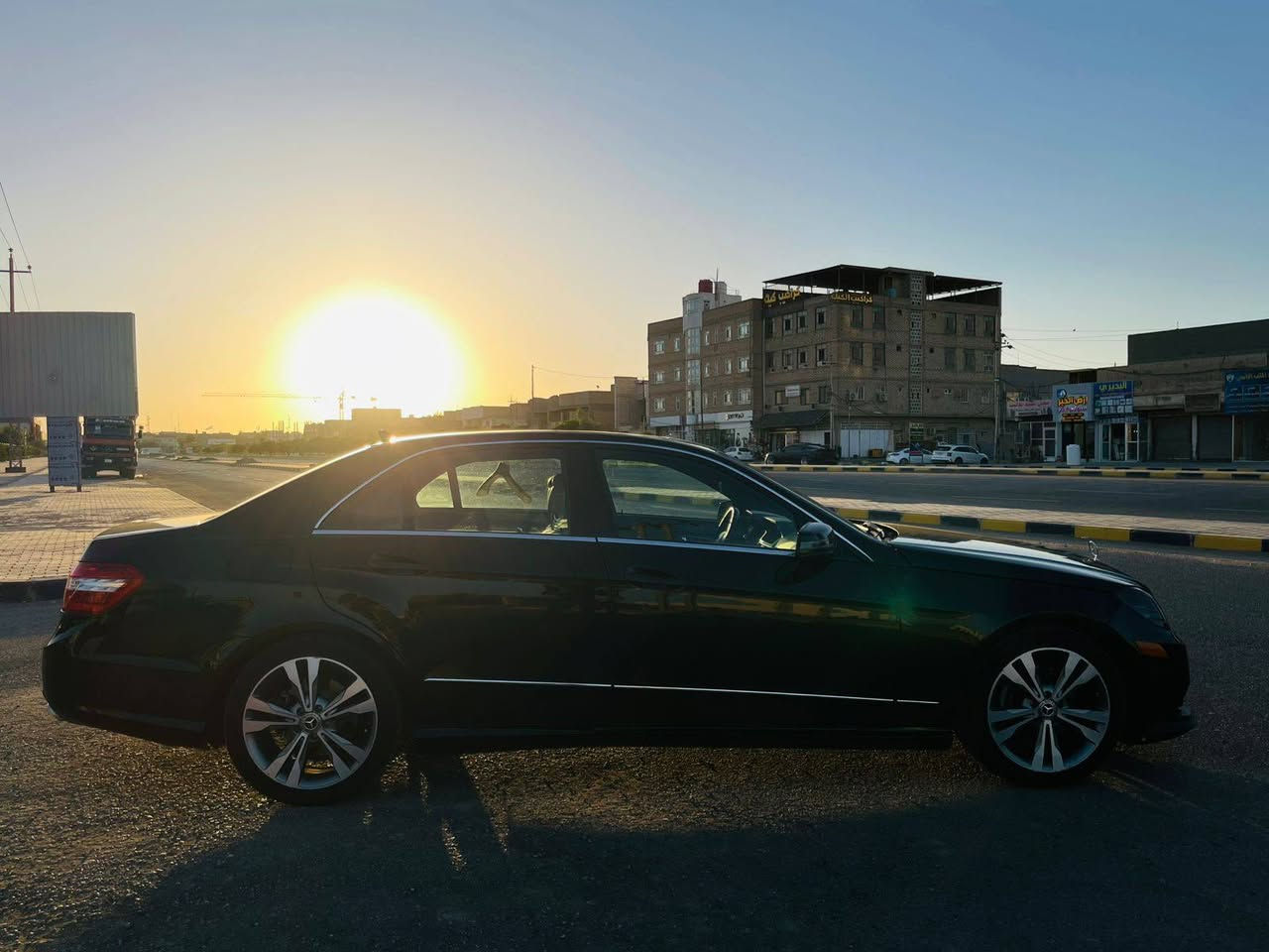 السلام عليكم 
مرسيدس E 350 موديل ٢٠١٠ رقم بغداد وارد امريكي فول مواصفات ومعروفة مواصفات الأي كلاس الامريكيه حادث جدآ بسيط فقط  دحجة جاملغ وبنيد ومصبوغات بدون شواصي بدون بدنه السيارة جاهزة ومكانها النجف الاشرف وسعرها   ١٦٥ ورقة  وللعلم مشتراها بوقتها ٢٤٠ ورقة وبخدمتكم ماشية فقط ٦٧ كم
للتواصل *********** بيع مستعجل
